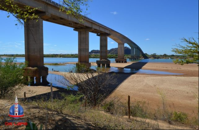 Nível do Rio São Francisco, em Bom Jesus da Lapa (BA), em julho deste ano - Foto: Notícias da Lapa